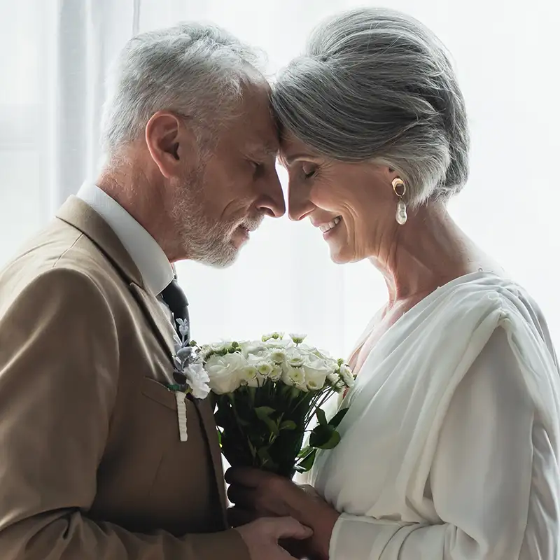 Älteres Hochzeitspaar